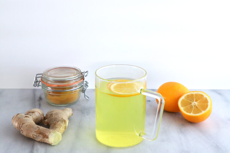 SPRING CLEANING! DIY LEMON GLASS CLEANER & DETOX LEMON DRINK