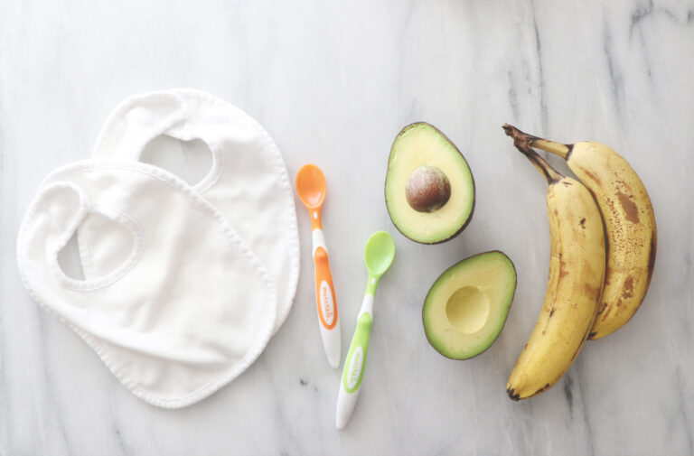 GUIDE AND SCHEDULE FOR INTRODUCING BABY’S FIRST FOODS