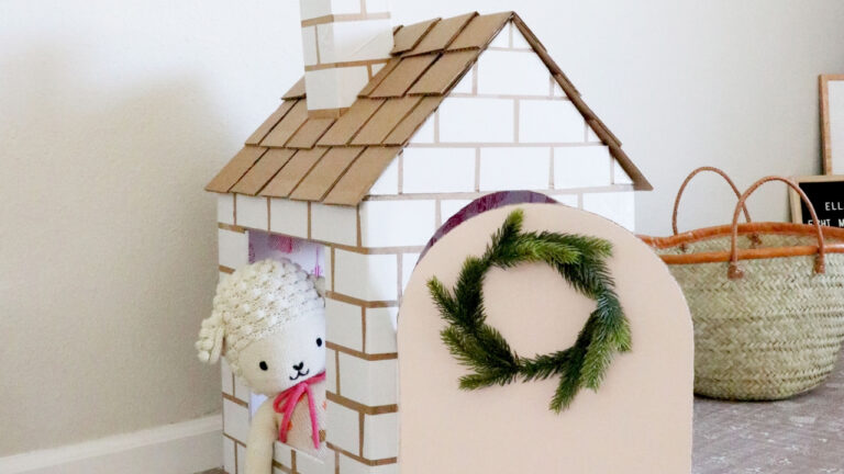 DIY CARDBOARD BOX PLAYHOUSE TUTORIAL